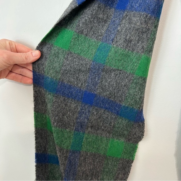 Highland Tweeds Scottish Wool Gray Green Plaid Men’s Scarf - Picture 3 of 3